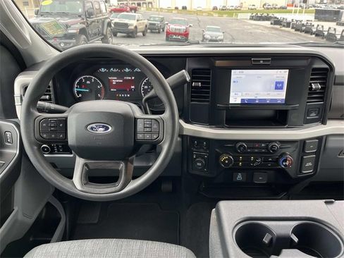 Used 2025 Ford F250 XLT image 13