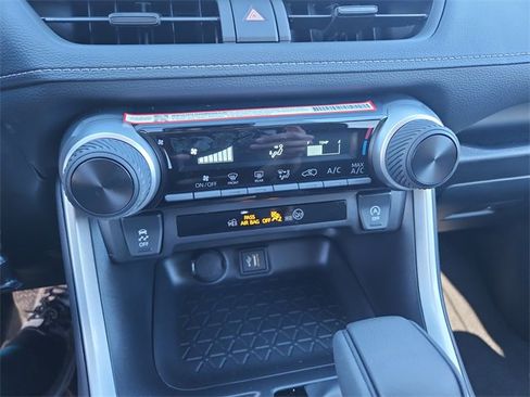 Used 2025 Toyota RAV4 LE image 27