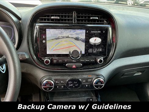 Used 2023 Kia Soul S FWD image 5