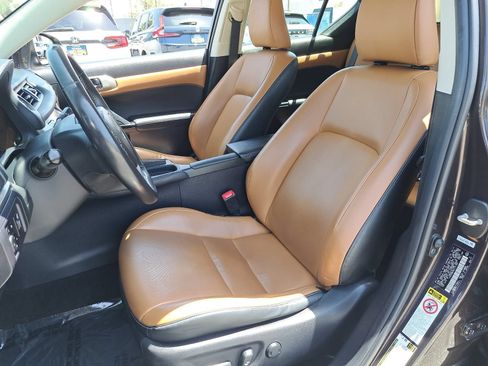 Used 2014 Lexus CT 200h w/ Seat Comfort Package FWD image 14