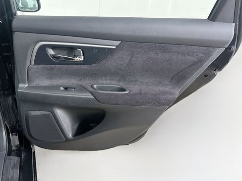 Used 2013 Nissan Altima 2.5 S FWD image 27