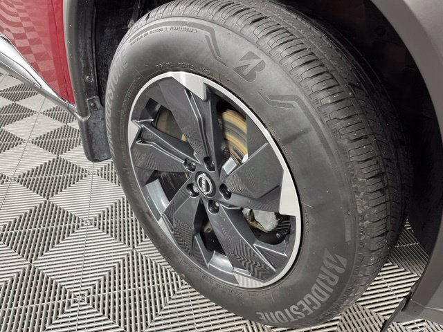 Certified 2025 Nissan Rogue SV w/ SV Premium Package FWD image 15