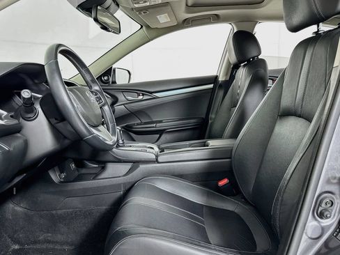 Used 2018 Honda Civic Touring image 9