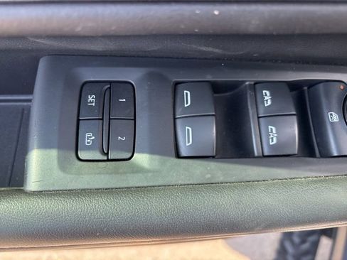 Used 2021 Chevrolet Tahoe Z71 image 25