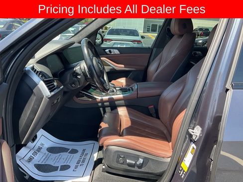 Used 2021 BMW X7 xDrive40i w/ M Sport Package AWD/4WD image 2