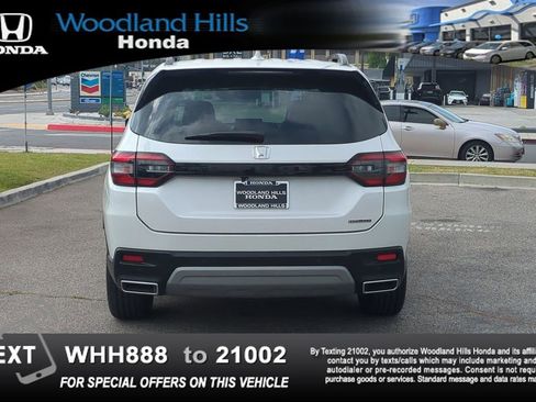 Used 2023 Honda Pilot Touring image 6