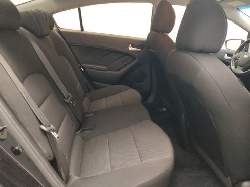 Used 2017 Kia Forte LX image 19