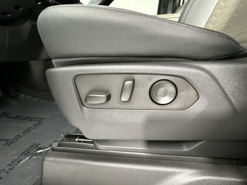 Used 2024 Chevrolet Silverado 1500 ZR2 w/ Technology Package image 22