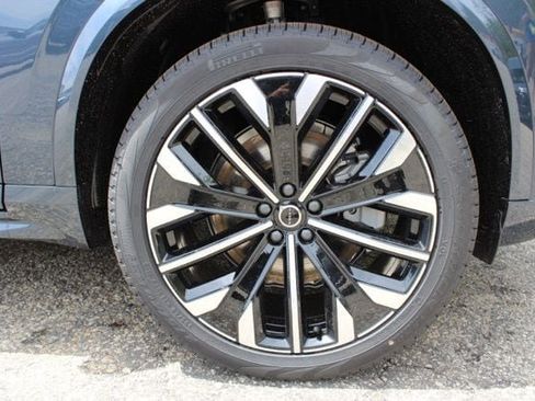New 2026 Volvo XC90 B5 Core AWD/4WD image 9
