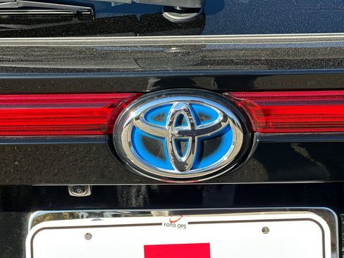 Used 2022 Toyota Venza LE image 50