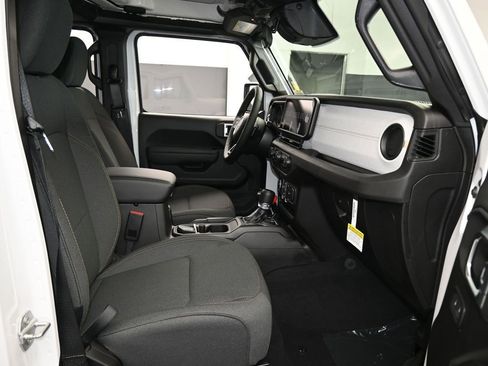 New 2026 Jeep Gladiator Sport image 36