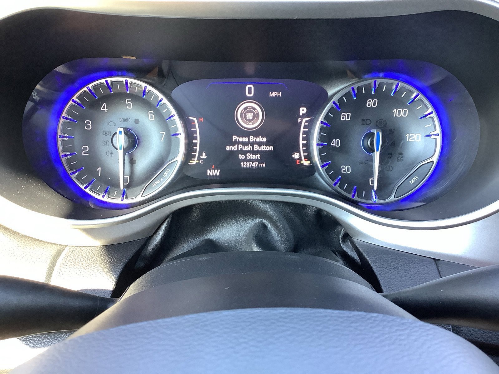 Used 2020 Chrysler Pacifica Touring-L w/ Advanced Safetytec Group AWD/4WD image 13