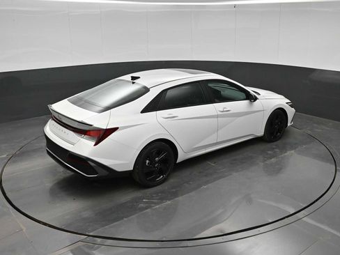 New 2026 Hyundai Elantra SEL Sport FWD image 35