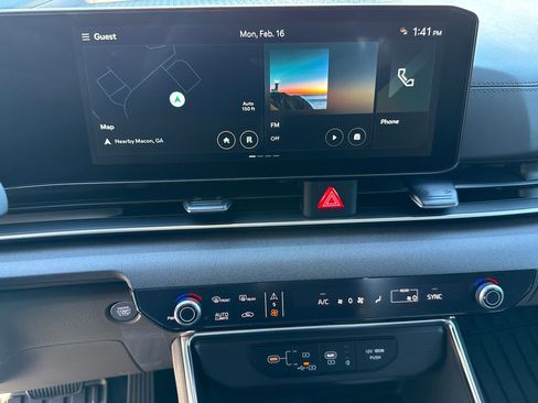 New 2026 Kia Carnival EX FWD image 26