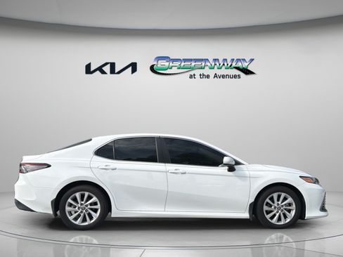 Used 2023 Toyota Camry LE FWD image 7