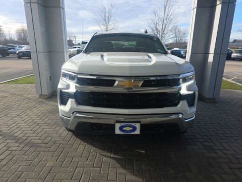 Used 2024 Chevrolet Silverado 1500 LT image 7