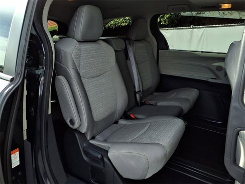 Used 2024 Toyota Sienna LE image 22
