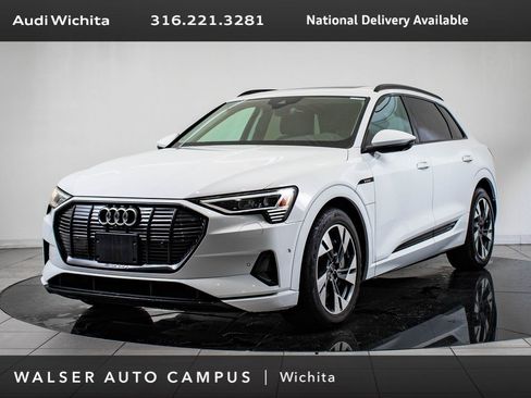 Used 2022 Audi e-tron Premium w/ Convenience Plus Package image 1