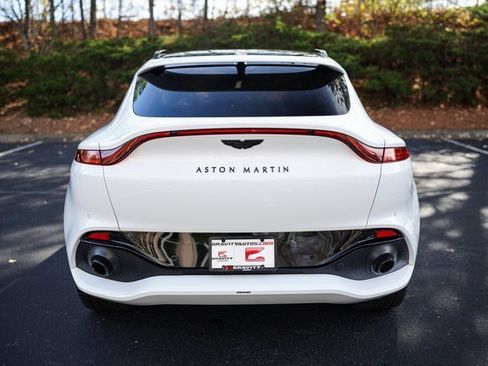 Used 2022 Aston Martin DBX image 9