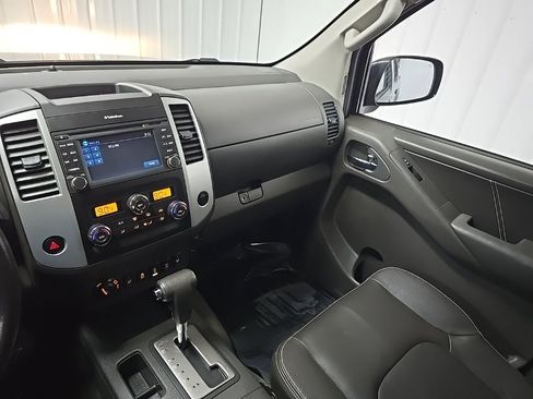 Used 2013 Nissan Frontier PRO-4X w/ Pro-4x Luxury Pkg image 27