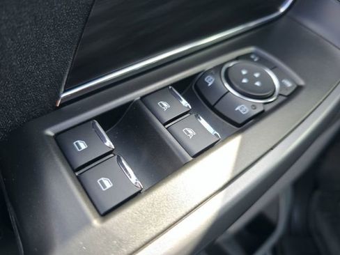 Used 2025 Ford F150 Lariat w/ Equipment Group 501A Mid image 17