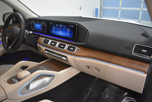 Used 2024 Mercedes-Benz GLS 450 4MATIC image 18