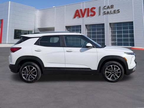 Used 2025 Chevrolet TrailBlazer LT AWD/4WD image 5