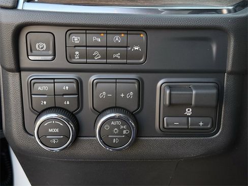 New 2026 Chevrolet Suburban High Country image 21