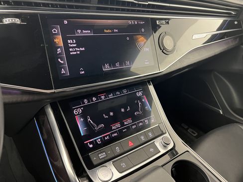 Used 2019 Audi Q8 Premium Plus w/ Premium Plus AWD/4WD image 29