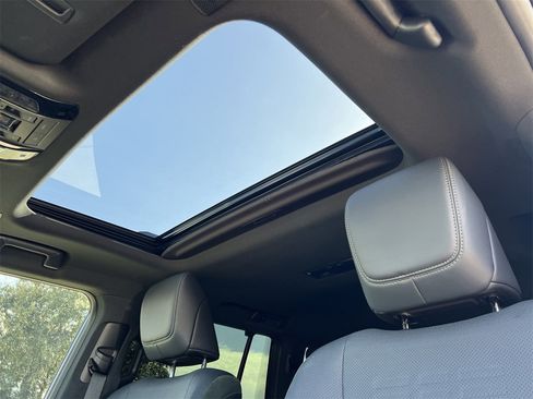 Used 2025 Lexus GX 550 image 27