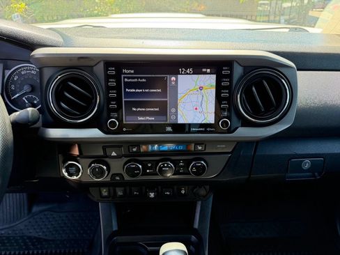 Used 2021 Toyota Tacoma TRD Sport w/ TRD Premium Sport Package AWD/4WD image 21