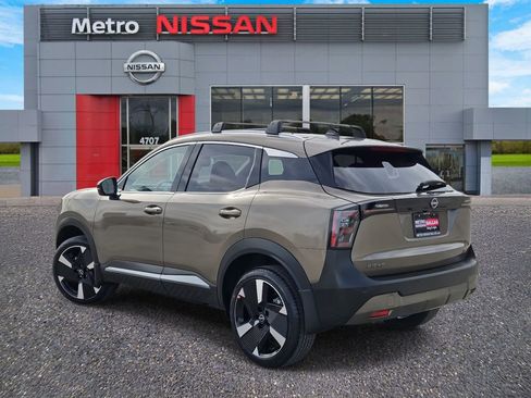 New 2026 Nissan Kicks SR w/ Cold Weather Package image 4