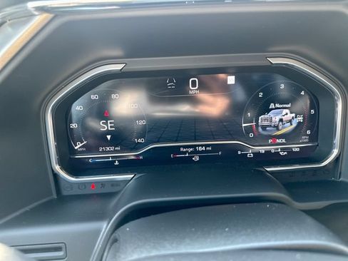 Used 2025 GMC Sierra 2500 Denali AWD/4WD image 18