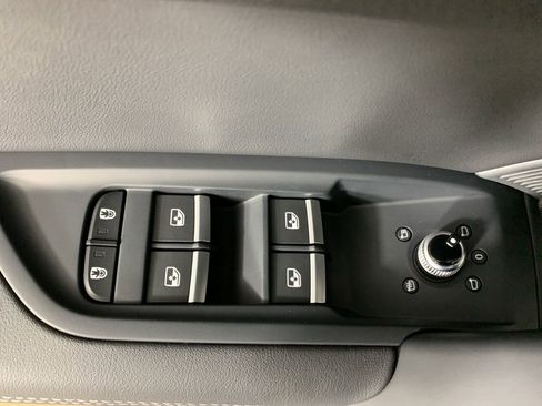 Used 2024 Audi Q5 e Premium Plus image 16