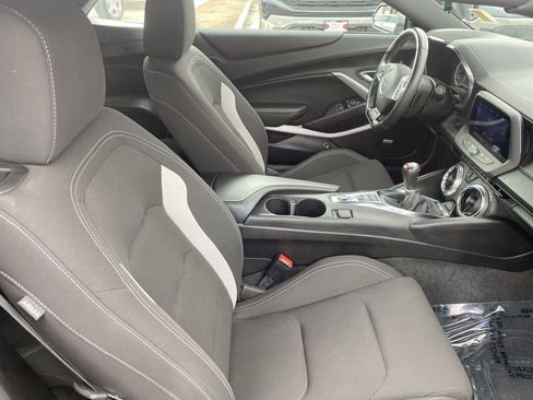 Used 2021 Chevrolet Camaro LT w/ Technology Package image 27