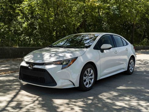 Used 2022 Toyota Corolla LE FWD image 5