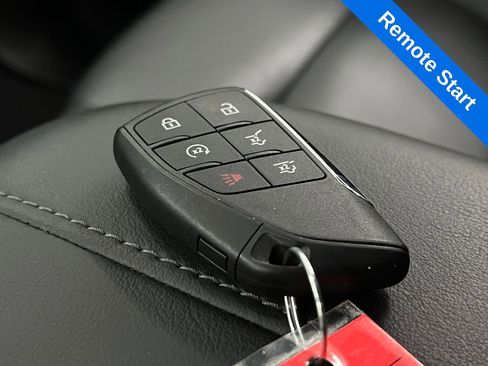 Used 2025 Chevrolet Suburban Z71 AWD/4WD image 2