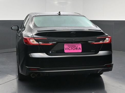 Used 2025 Toyota Camry SE w/ Convenience Package FWD image 13