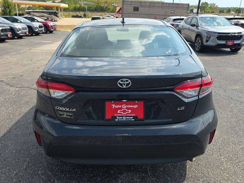 Used 2025 Toyota Corolla LE FWD image 7