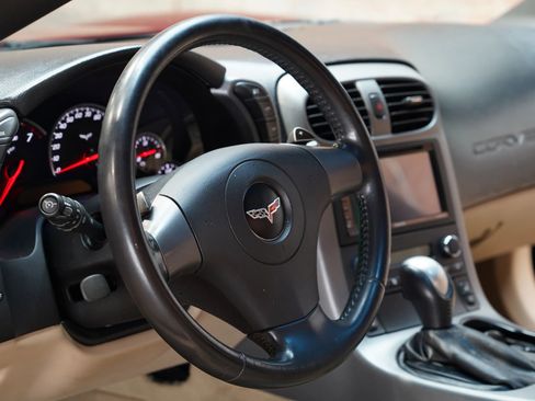 Used 2006 Chevrolet Corvette Coupe w/ Preferred Equipment Group image 34