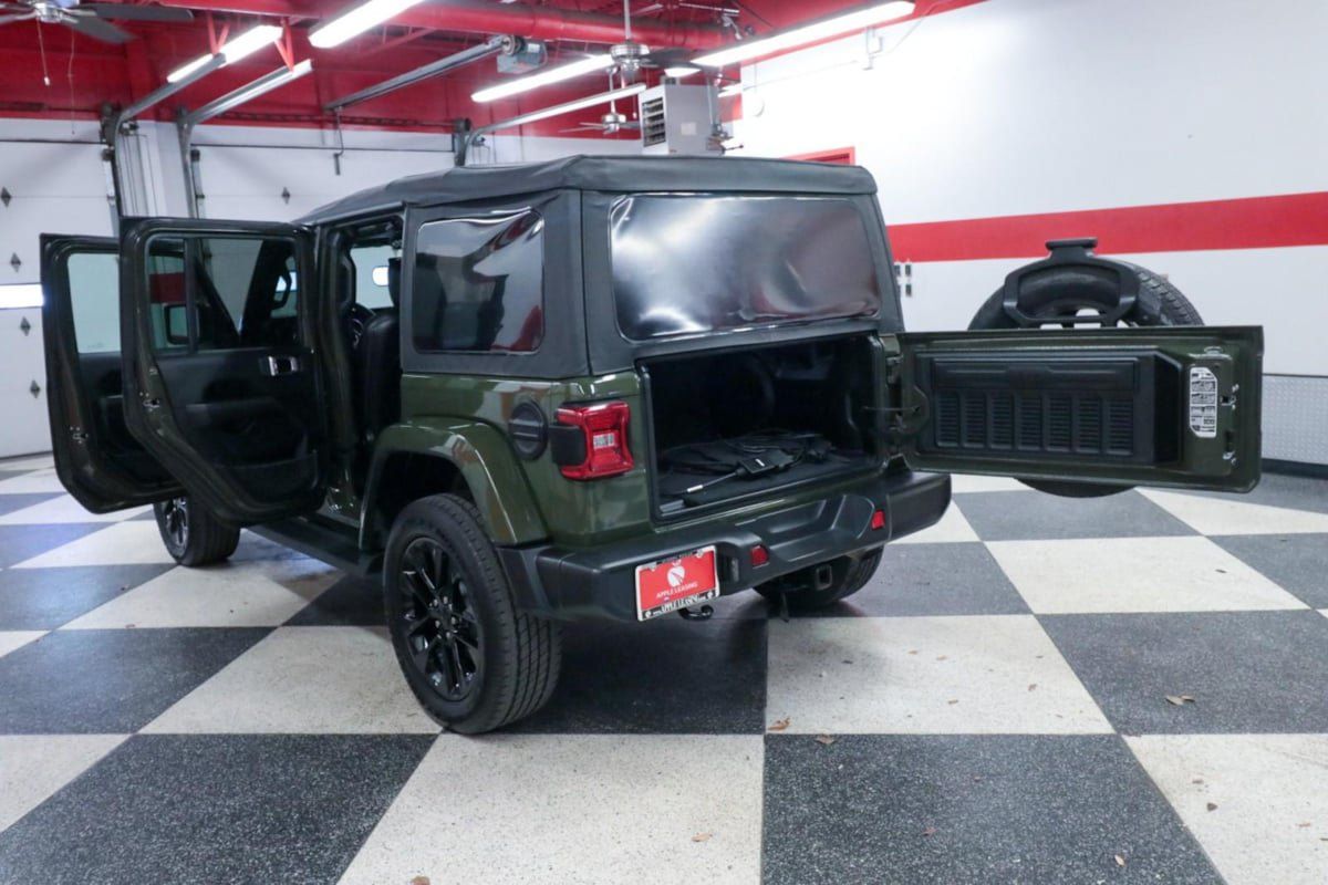 Used 2021 Jeep Wrangler Unlimited Sahara AWD/4WD image 30
