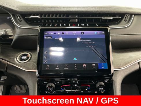 Used 2025 Jeep Grand Cherokee Limited w/ Black Appearance Package AWD/4WD image 3