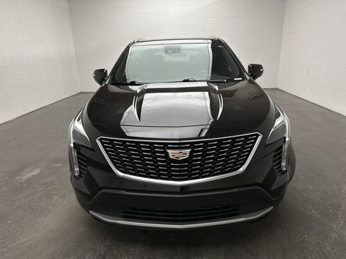 Used 2023 Cadillac XT4 Premium Luxury image 4