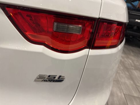 Used 2020 Jaguar F-PACE Premium image 50