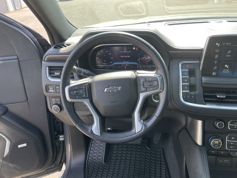 Used 2022 Chevrolet Tahoe Z71 w/ Luxury Package AWD/4WD image 13