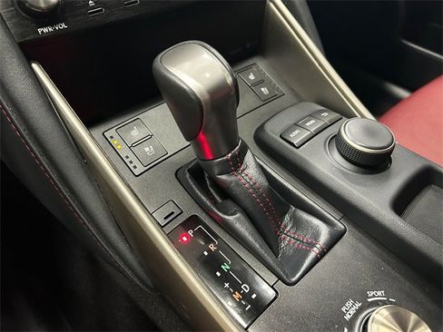 Used 2018 Lexus IS 300 image 21