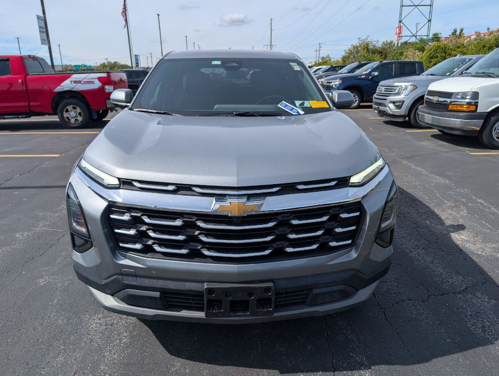 Used 2026 Chevrolet Equinox LT w/ Convenience Package II AWD/4WD image 2