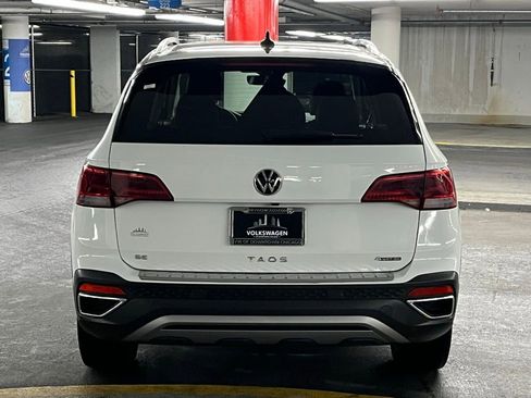 Used 2023 Volkswagen Taos SE image 34