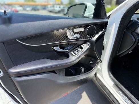 Used 2018 Mercedes-Benz GLC 300 4MATIC image 14