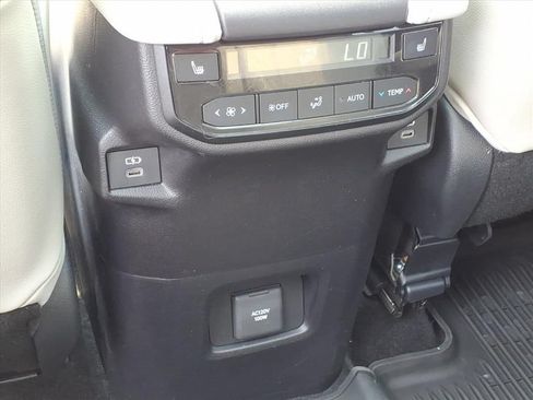 Certified 2024 Toyota Grand Highlander FWD image 15